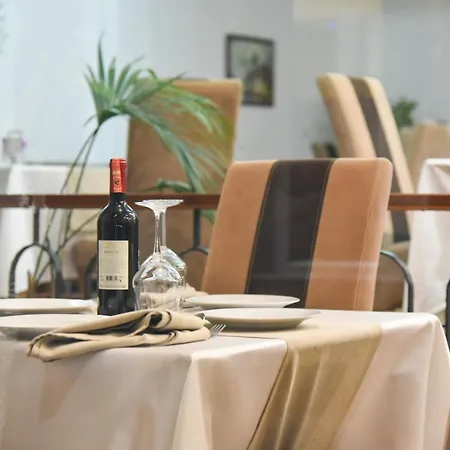 ホテル Prive Sarandë
